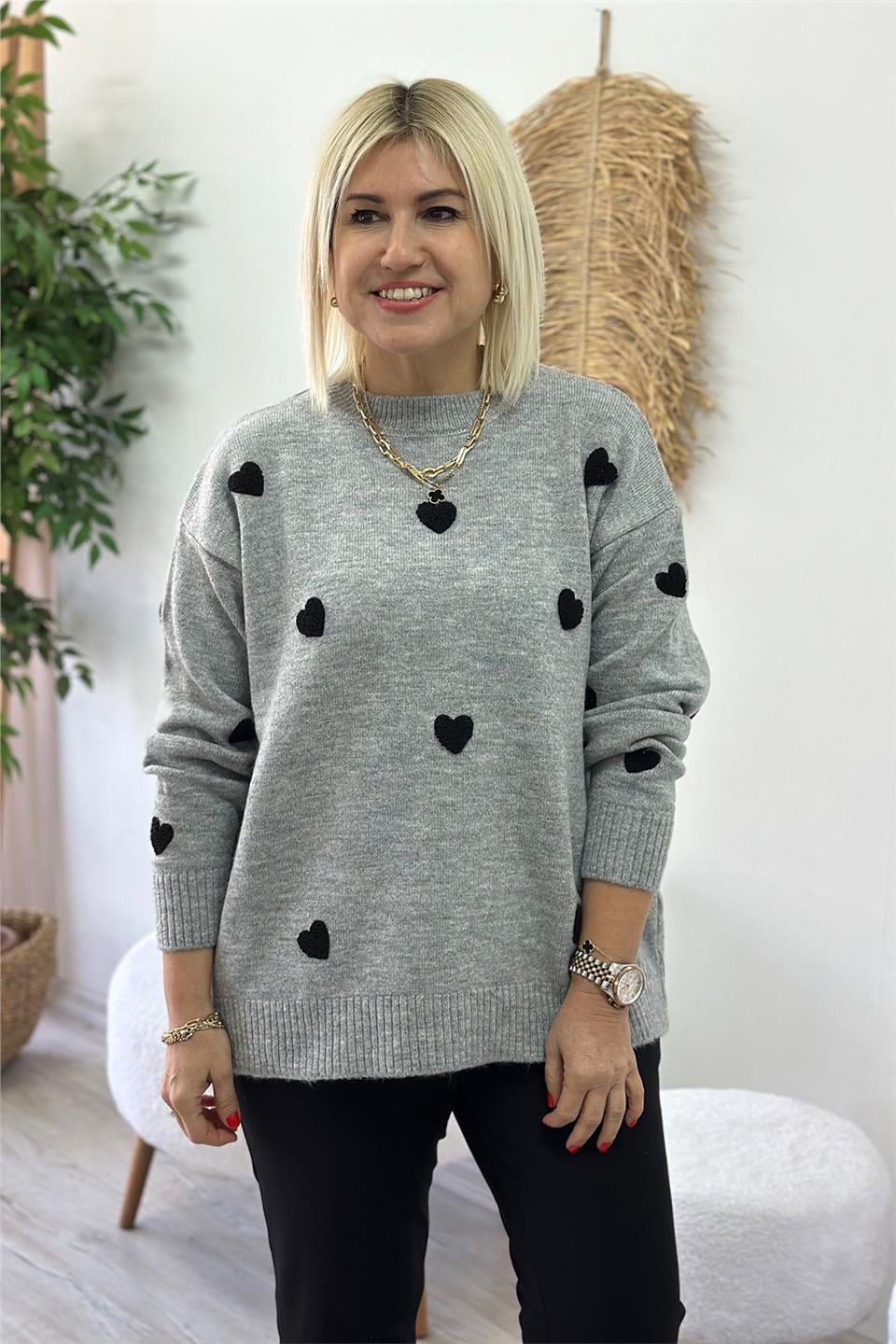 Gri Bisiklet Yaka Kalp Nakışlı KazakUT24110953-GRI-STD