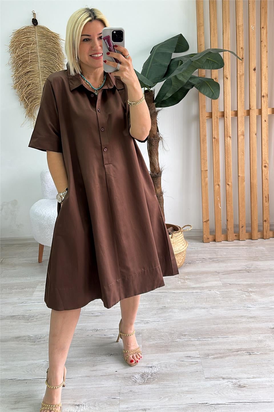 Kahverengi Polo Yaka Yarım Pat Düğmeli Salaş ElbiseELB2401264-KAHVERENGI-42