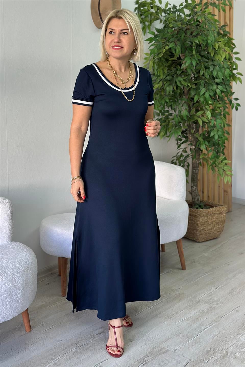 Lacivert Yaka ve Kol Biteli Yandan Yırtmaçlı ElbiseELB2401236-LACIVERT-S