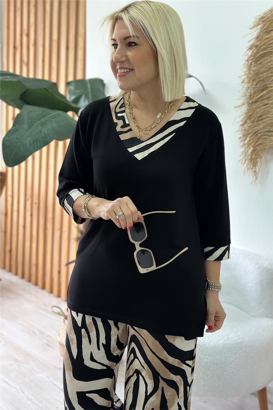 Siyah V Yaka Zebra Desen Garnili Penye TakımUTK2501148-SIYAH-S
