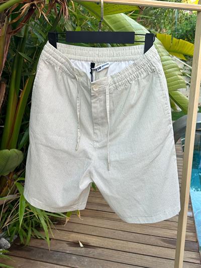 Beli Lastikli Çizgili Şort - Beyaz