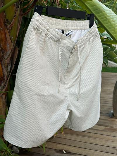 Beli Lastikli Çizgili Şort - Beyaz