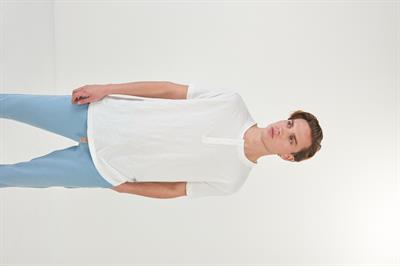 Beli Yırtmaçlı Yakası Patlı T-Shirt