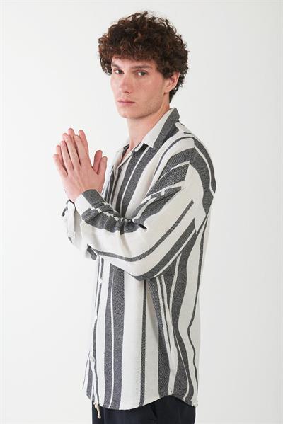 Buldan Yaka Çizgili Gömlek