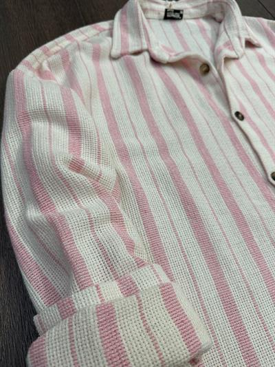 Buldan Yaka İnce Çizgili Gömlek