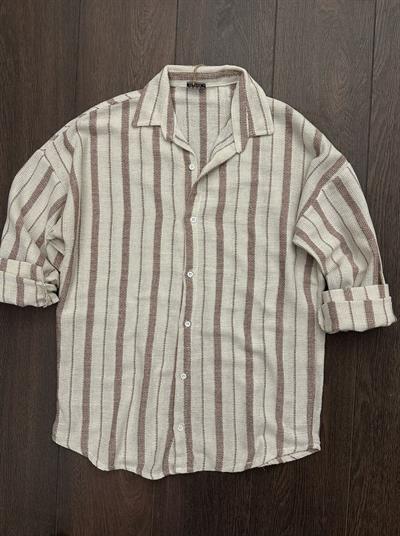 Buldan Yaka İnce Çizgili Gömlek