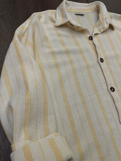 Buldan Yaka İnce Çizgili Gömlek