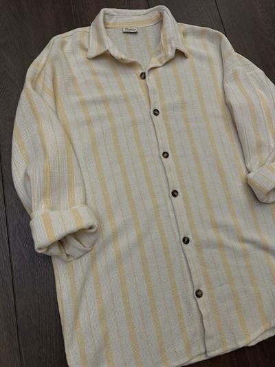 Buldan Yaka İnce Çizgili Gömlek