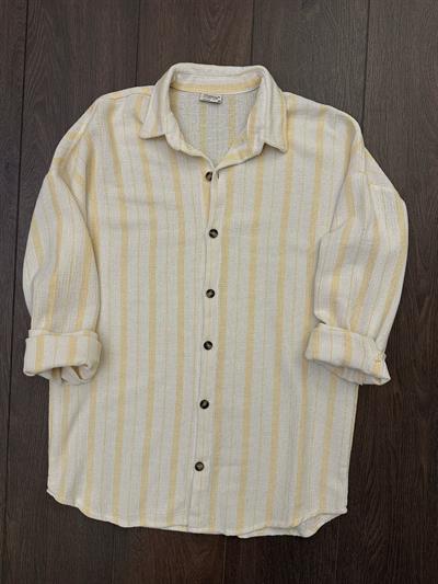 Buldan Yaka İnce Çizgili Gömlek
