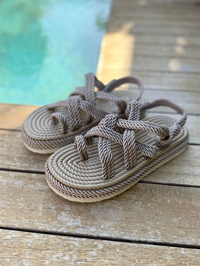 Kalın Hasır Taban İpli Sandalet