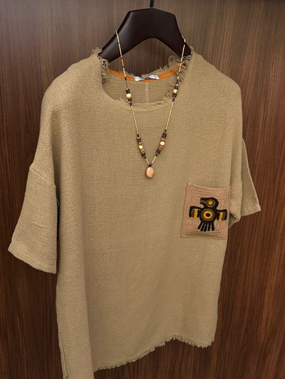Karga Detail Buldan T-Shirt