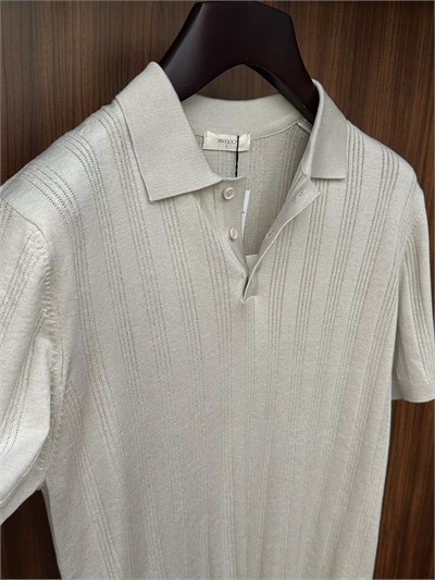 Nakış İşleme Detaylı Yakalı Triko T-Shirt