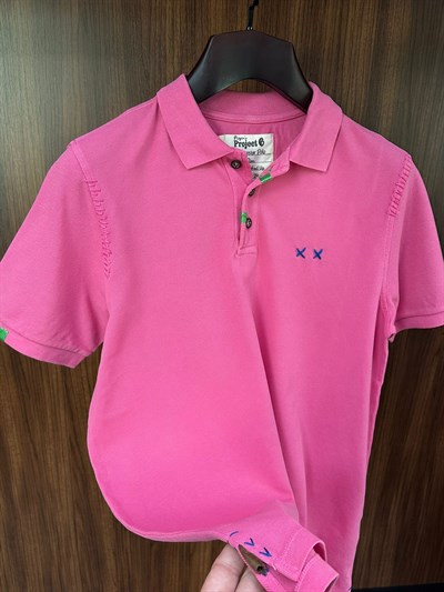 Nakış Logolu Tahta Düğmeli Yakalı T-Shirt