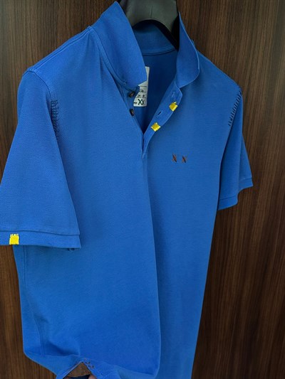 Nakış Logolu Tahta Düğmeli Yakalı T-Shirt