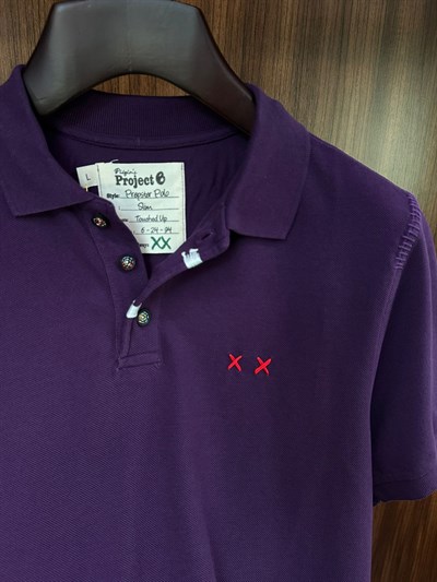 Nakış Logolu Tahta Düğmeli Yakalı T-Shirt