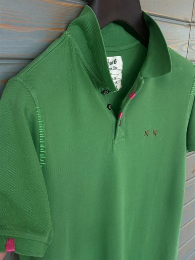 Nakış Logolu Tahta Düğmeli Yakalı T-Shirt