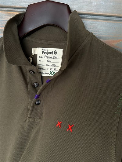 Nakış Logolu Tahta Düğmeli Yakalı T-Shirt