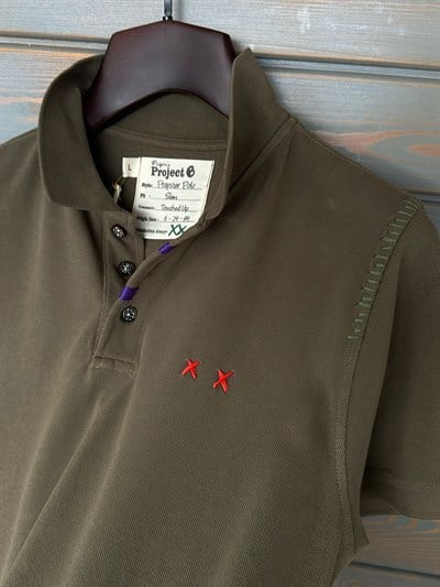 Nakış Logolu Tahta Düğmeli Yakalı T-Shirt