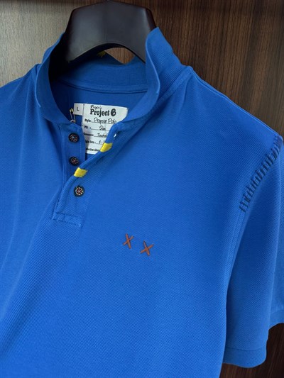 Nakış Logolu Tahta Düğmeli Yakalı T-Shirt