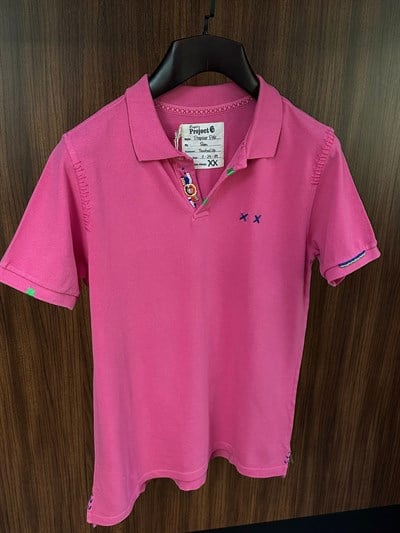 Nakış Logolu Yaka Boncuk Detaylı T-Shirt