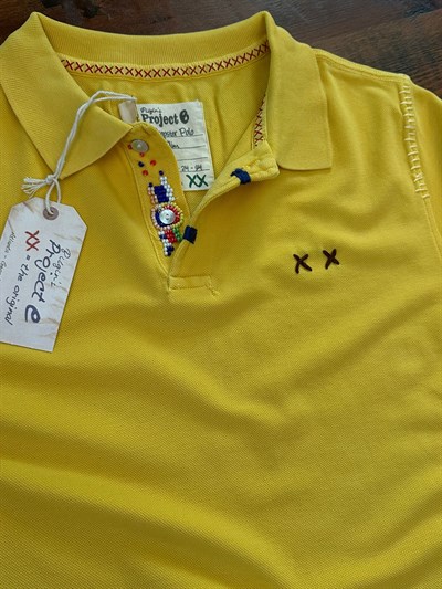 Nakış Logolu Yaka Boncuk Detaylı T-Shirt