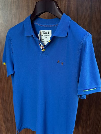 Nakış Logolu Yaka Boncuk Detaylı T-Shirt