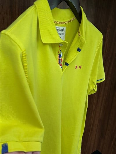 Nakış Logolu Yaka Boncuk Detaylı T-Shirt