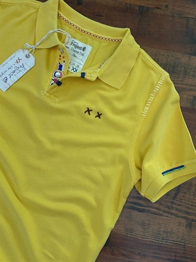 Nakış Logolu Yaka Boncuk Detaylı T-Shirt
