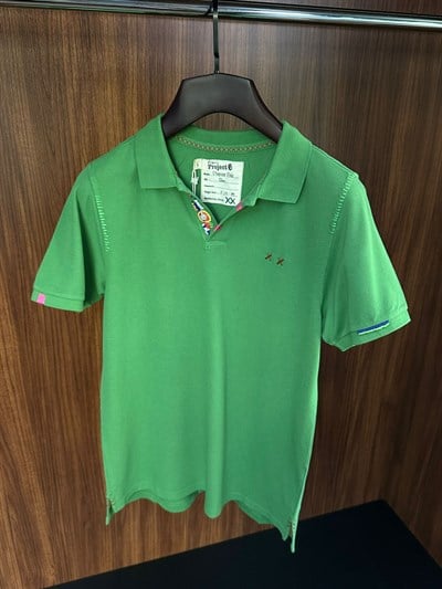 Nakış Logolu Yaka Boncuk Detaylı T-Shirt