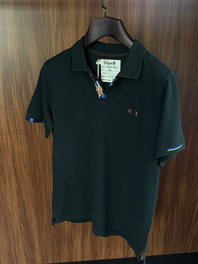 Nakış Logolu Yaka Boncuk Detaylı T-Shirt