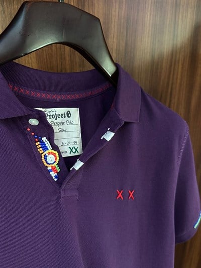 Nakış Logolu Yaka Boncuk Detaylı T-Shirt