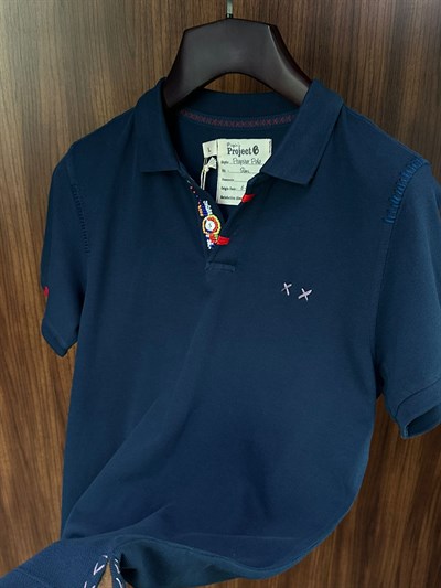 Nakış Logolu Yaka Boncuk Detaylı T-Shirt