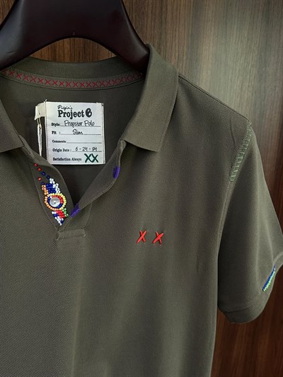 Nakış Logolu Yaka Boncuk Detaylı T-Shirt