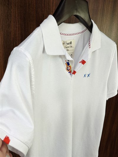 Nakış Logolu Yaka Boncuk Detaylı T-Shirt