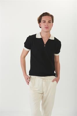 Süs Düğmeli Triko Yakalı T-Shirt