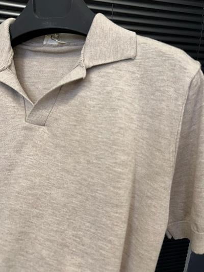 Triko Kumaş Yakalı T-Shirt