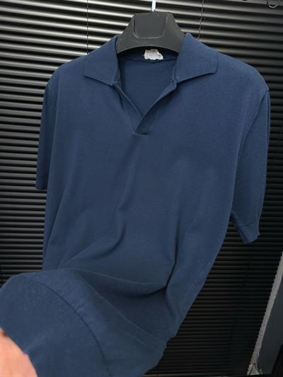 Triko Kumaş Yakalı T-Shirt