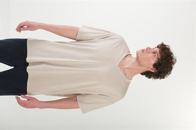 V Yaka Düz Basic T-Shirt