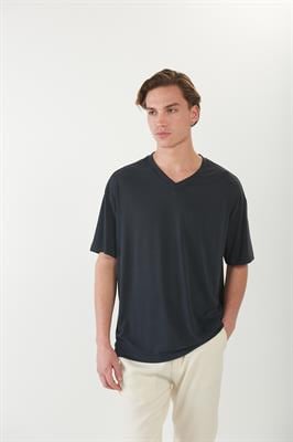 V Yaka Düz Basic T-Shirt