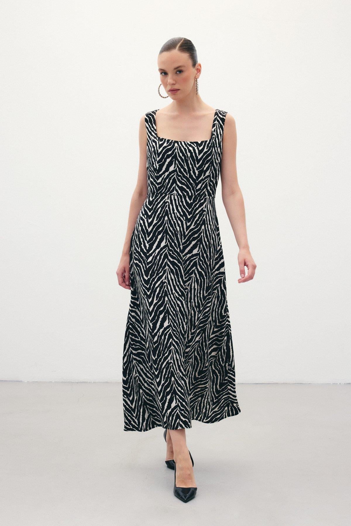Kare Yaka Zebra Desenli Elbise