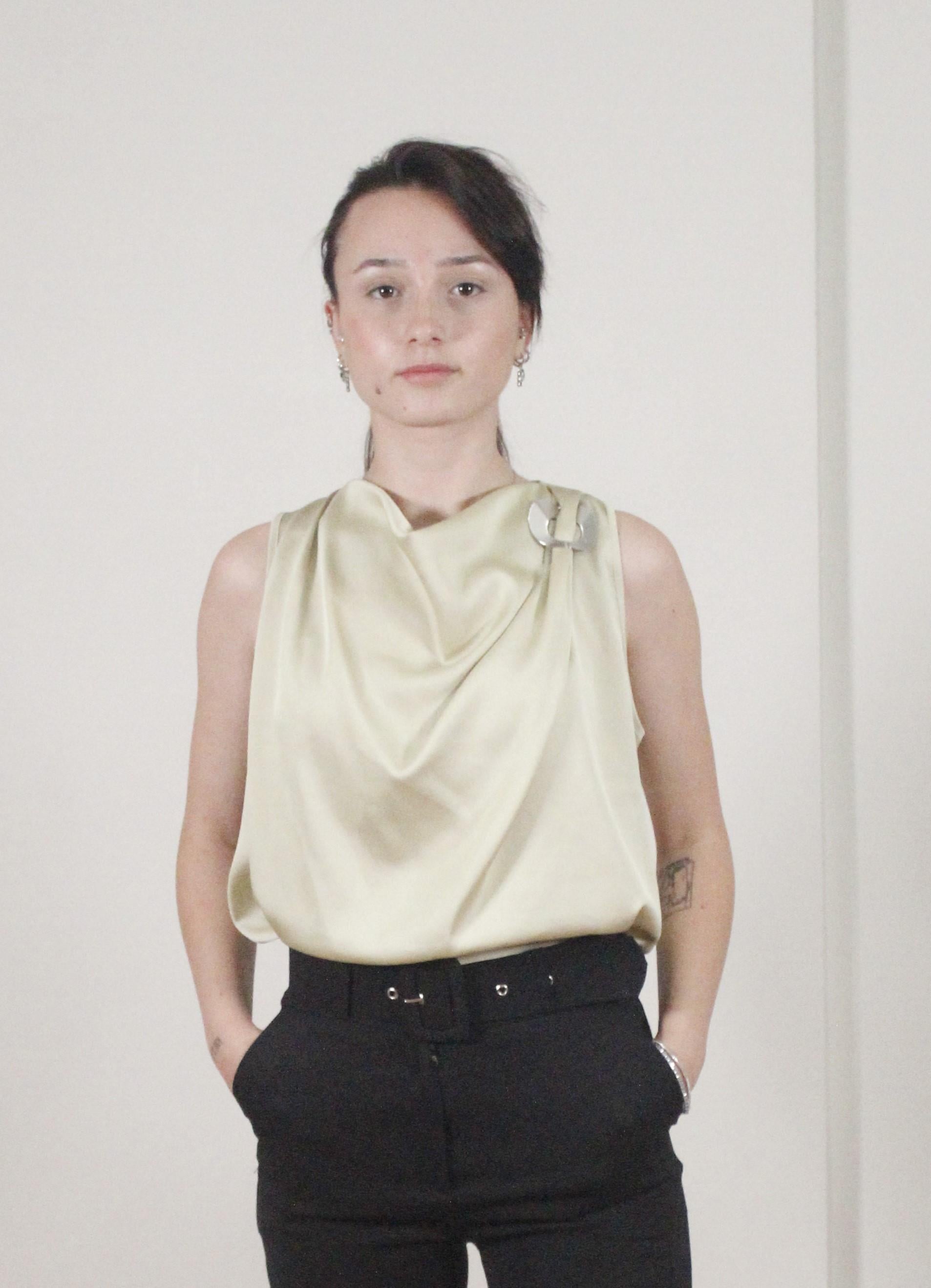 OMUZ TOKA DETAYLI BLUZ