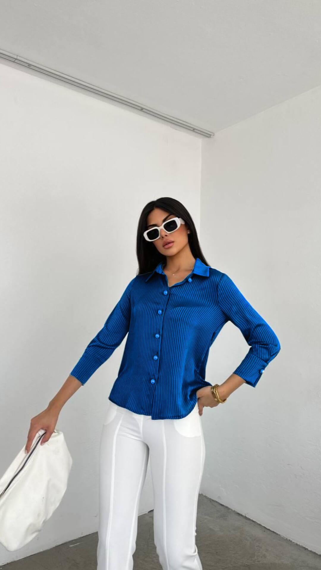 İNCİ DÜGME SAKS MAVİ GÖMLEK 