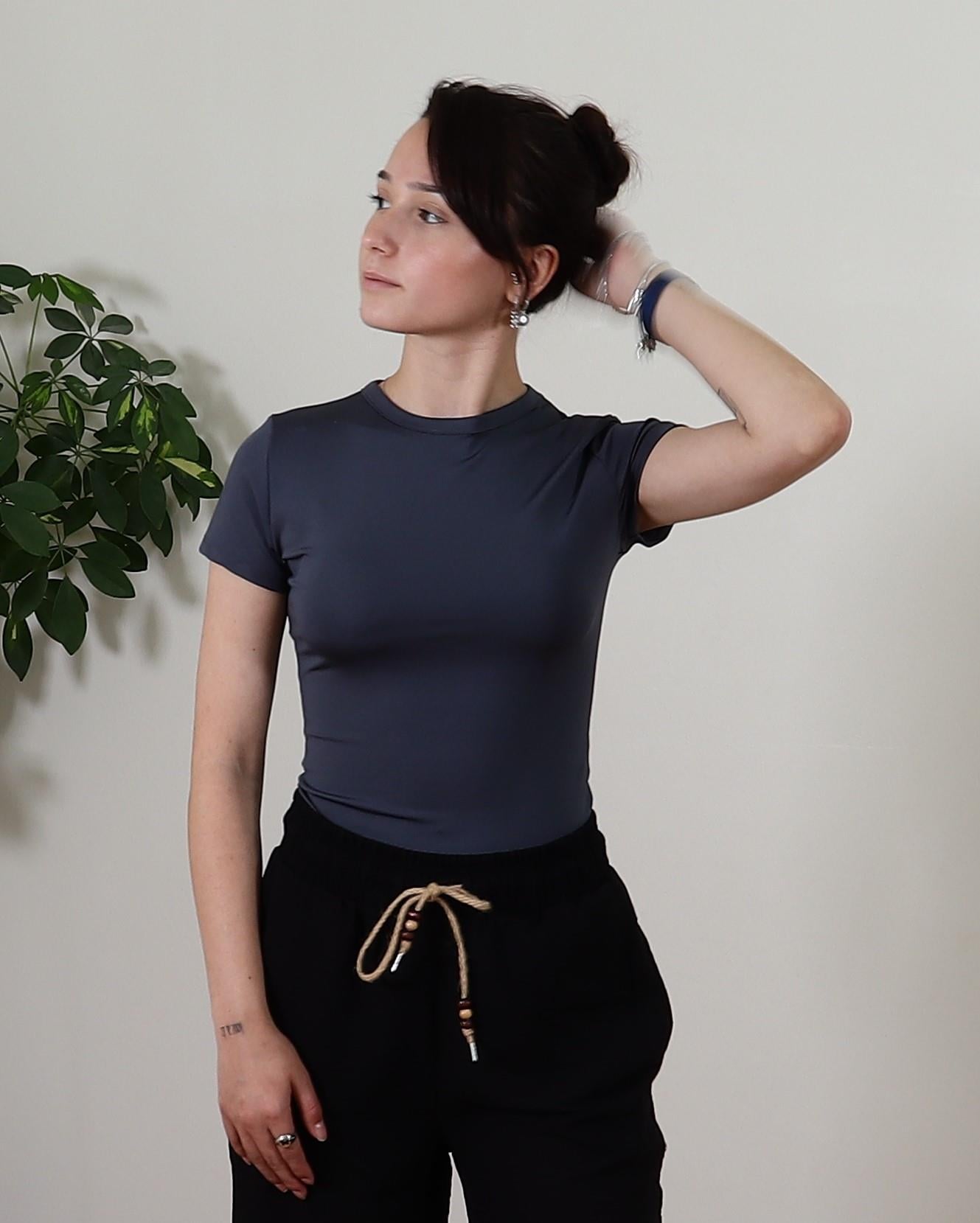 KISA KOL YUVARLAK YAKA CROP