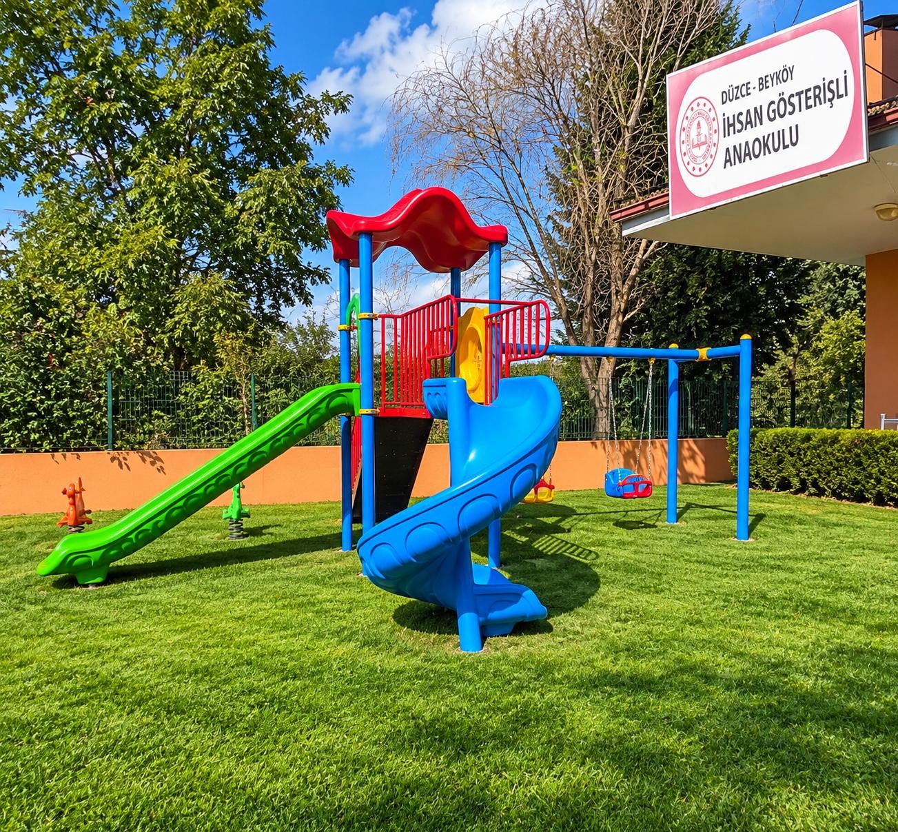 Çocuk Oyun Parkı Bir Kuleli, İki Kaydıraklı 5.5x4.5m