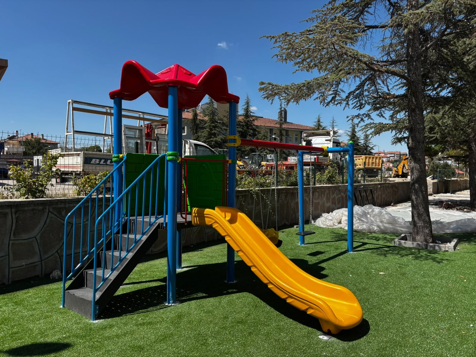 Single-Tower Playground Set with Slide and Double Swing – BOS-03 (5.5x4.5m)