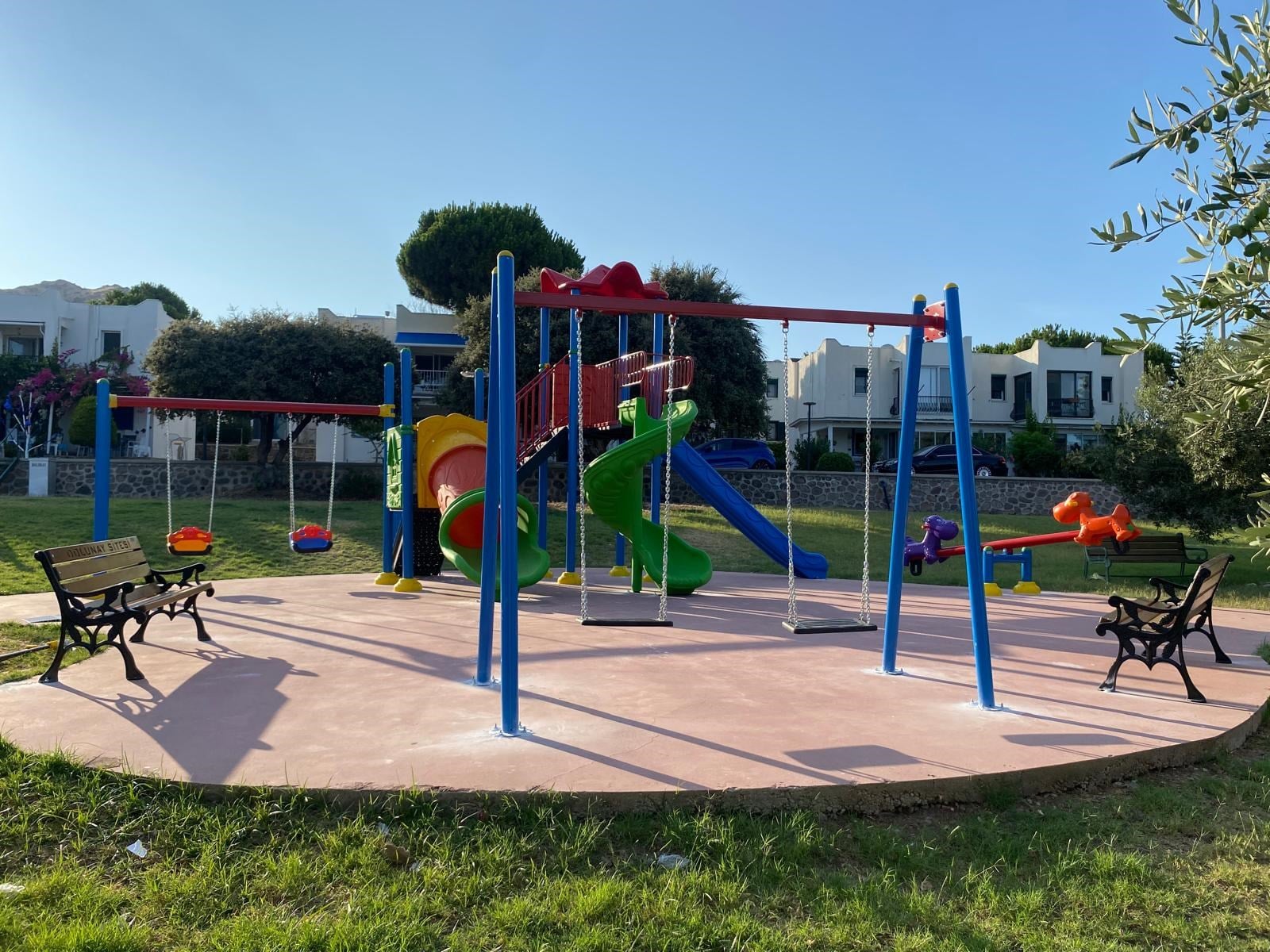 Dış Mekan Çocuk Oyun Parkı BOS01, Üç Kaydıraklı Model
