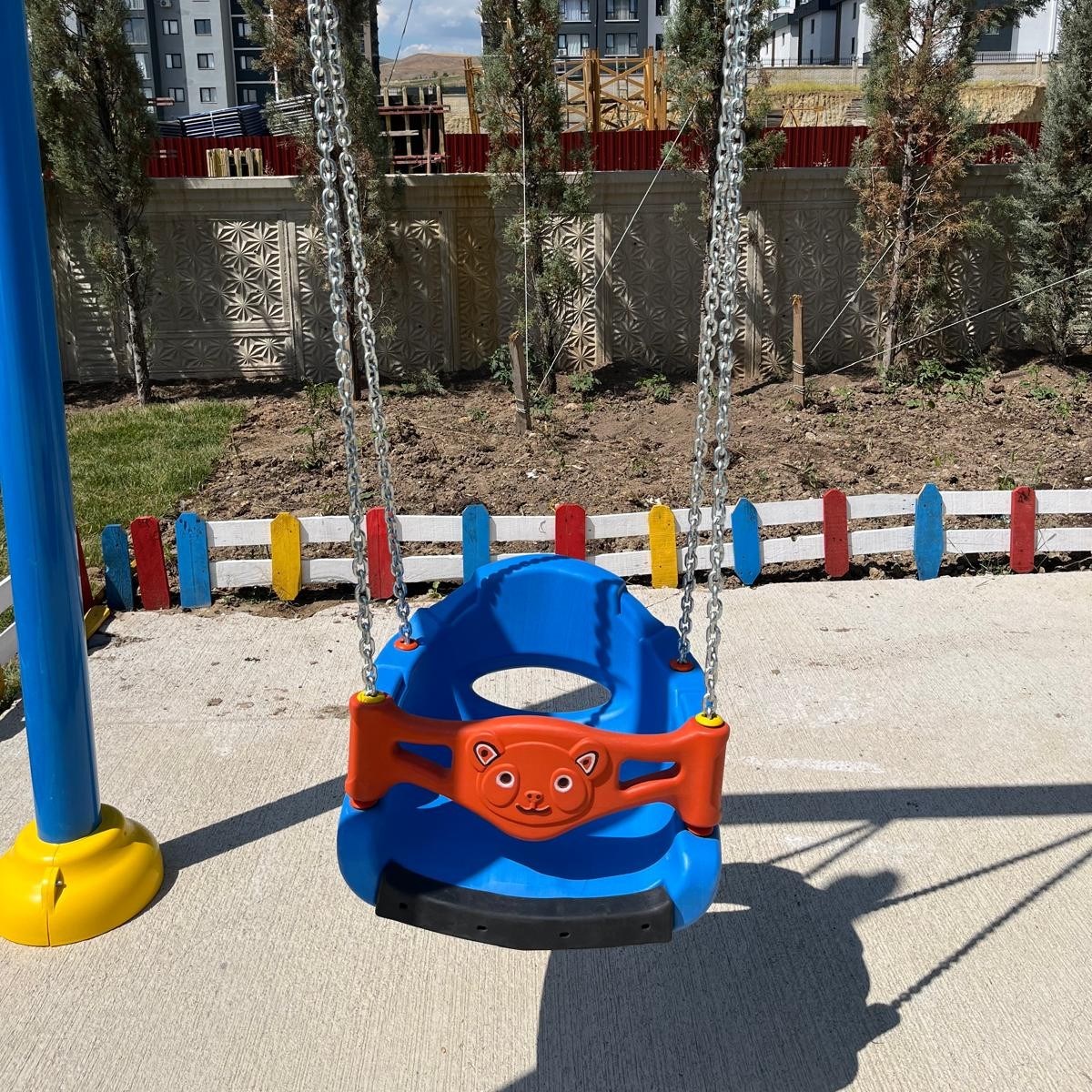 Salıncak Koltuğu Büyük Boy - Darbe Emici Kauçuk Korumalı Zincirli