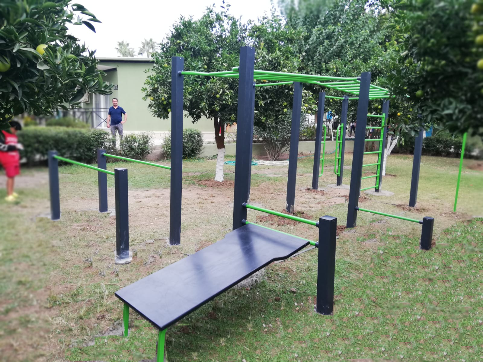 Workout Fitness Station FST-103 – 14-User Outdoor Training System
