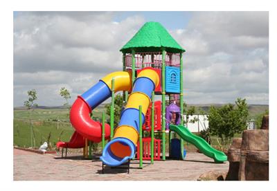 Çocuk Oyun Parkı 5x9m, Dört Kaydıraklı Yaprak Çatılı Model