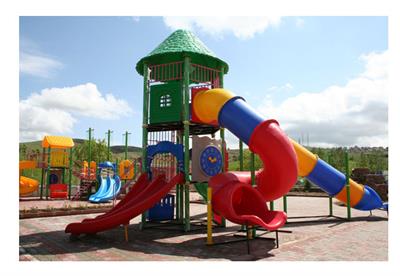 Çocuk Oyun Parkı 5x9m, Dört Kaydıraklı Yaprak Çatılı Model